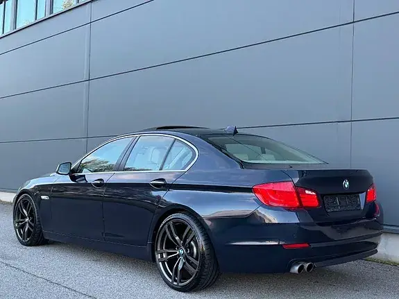 BMW 523I 2011 photo 4
