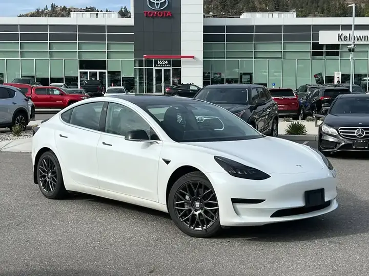 Tesla Model 3 2020 photo 2