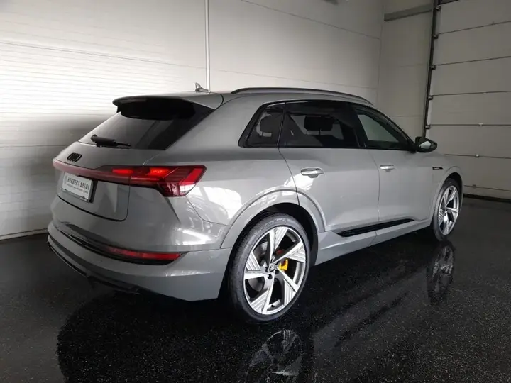 Audi E-Tron 2022 photo 2