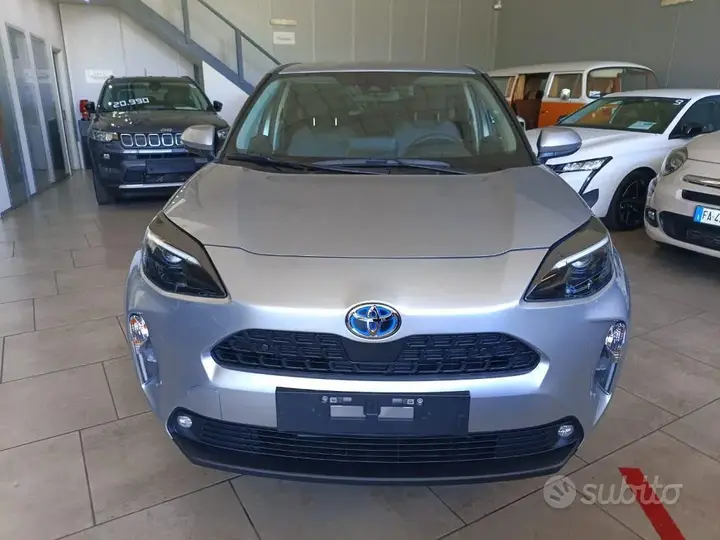 Toyota Yaris Cross 2024 photo 2