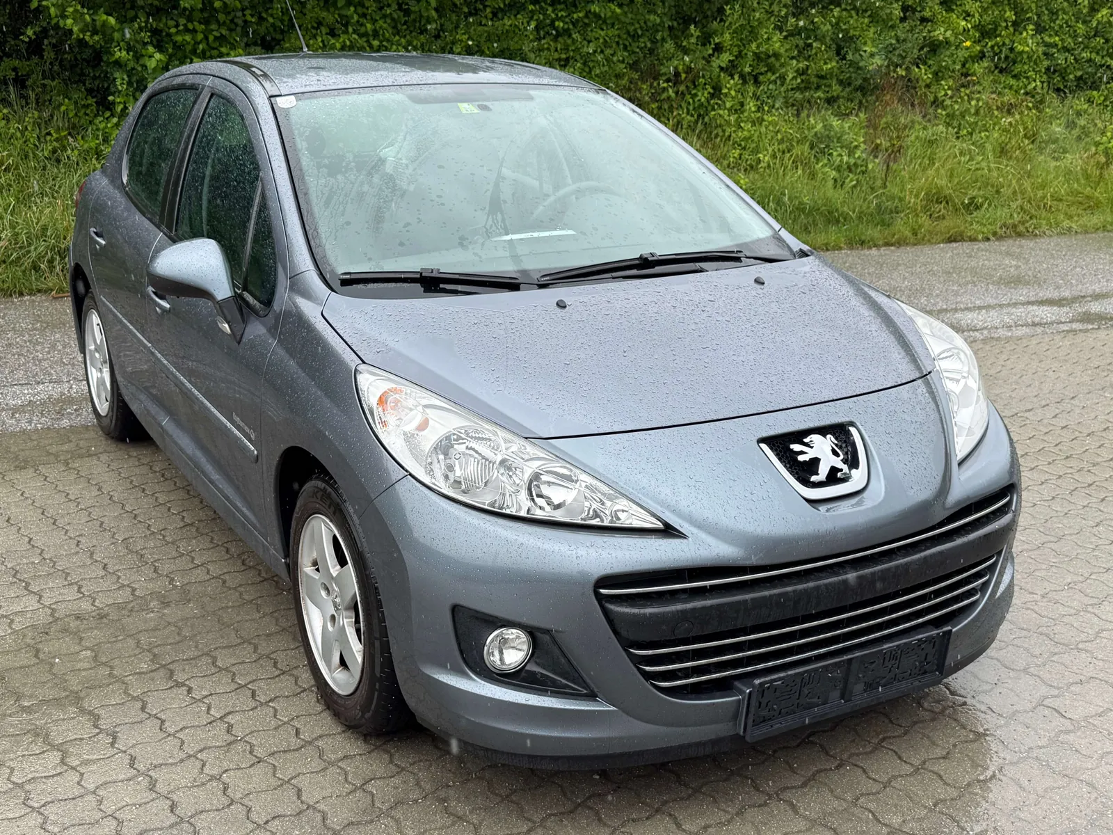 Peugeot 207 2010 photo 4