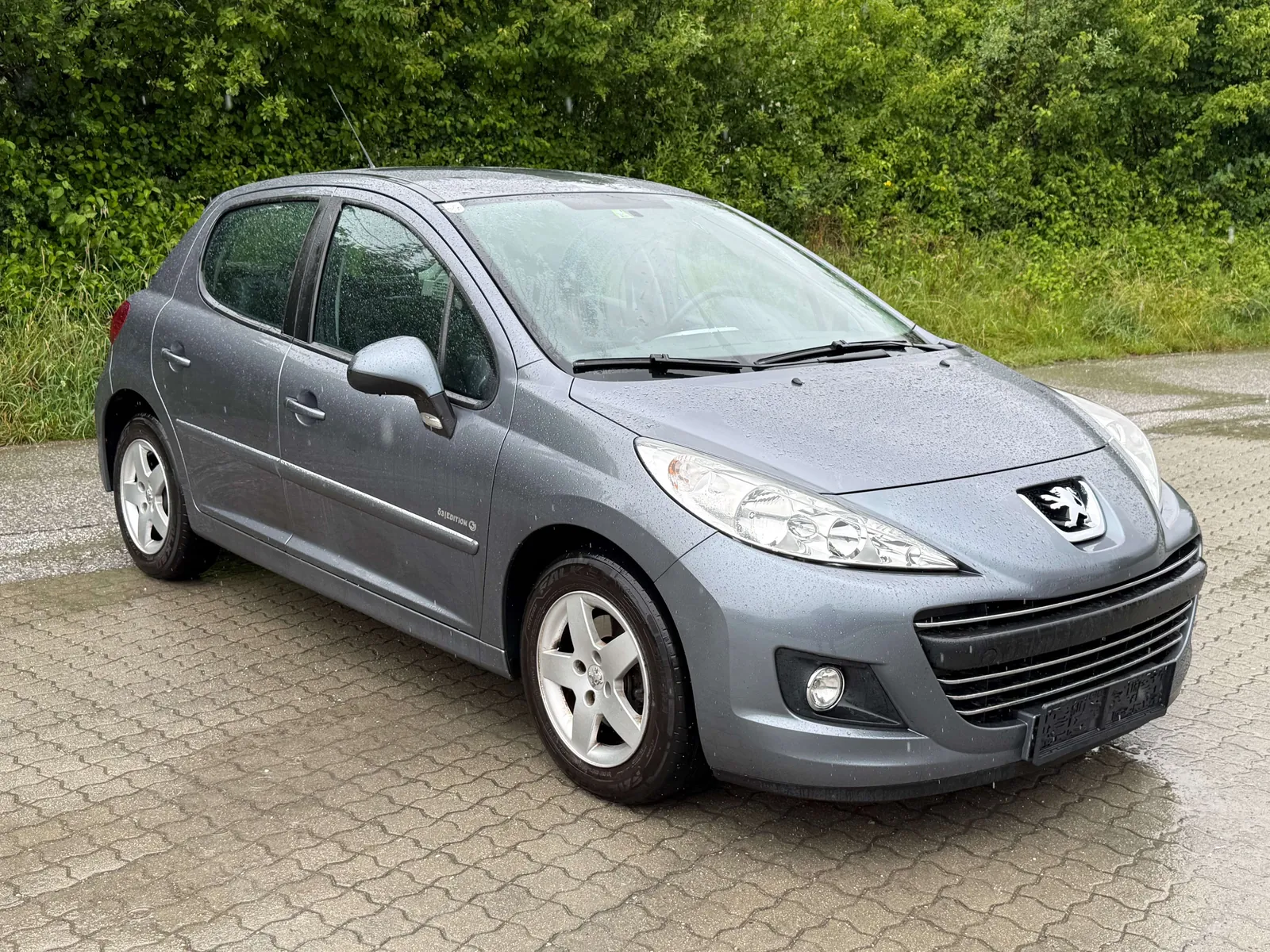 Peugeot 207 2010 photo 5