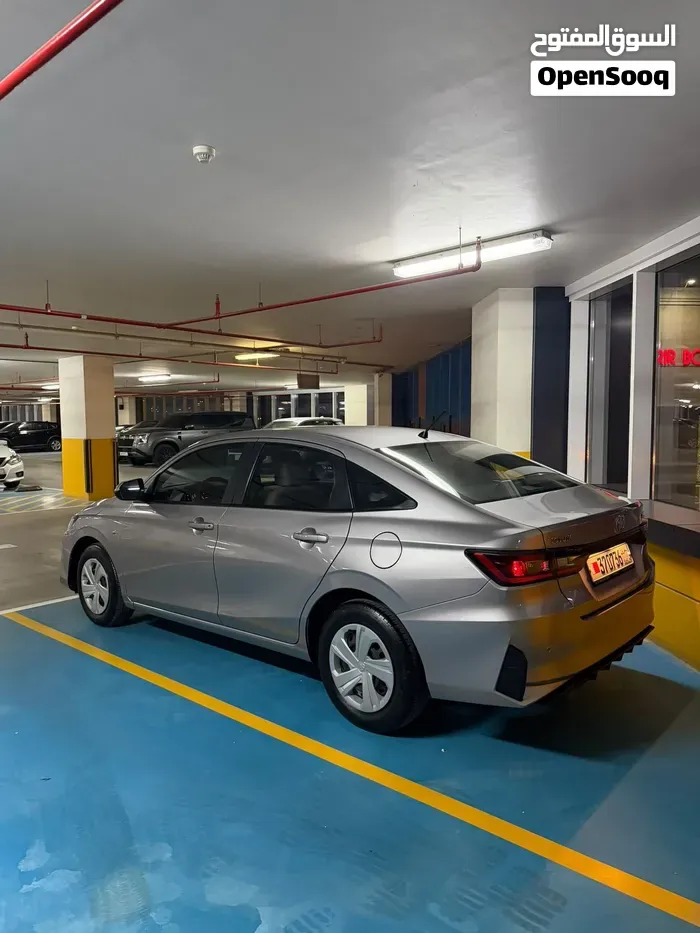 Toyota Yaris 2024 photo 2