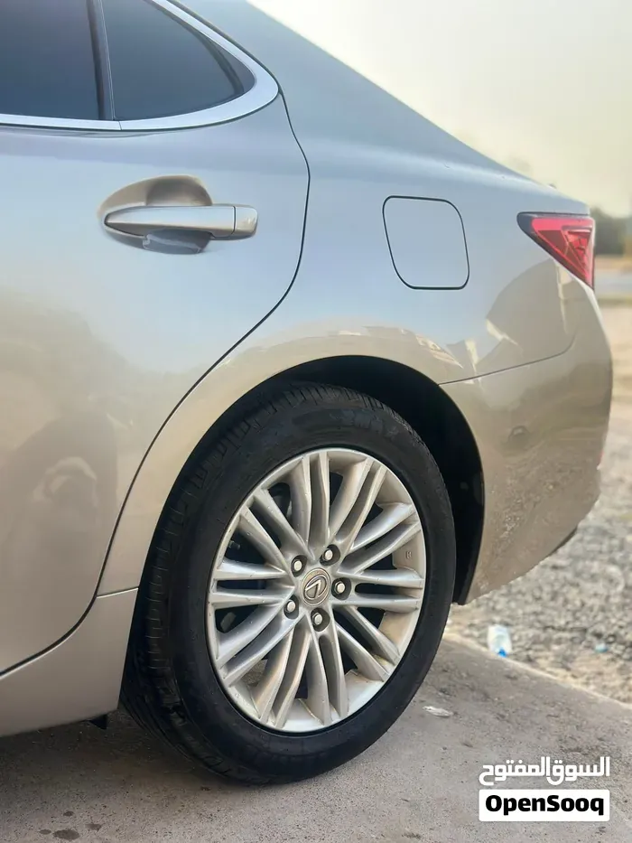 Lexus Es 350 2015 photo 2