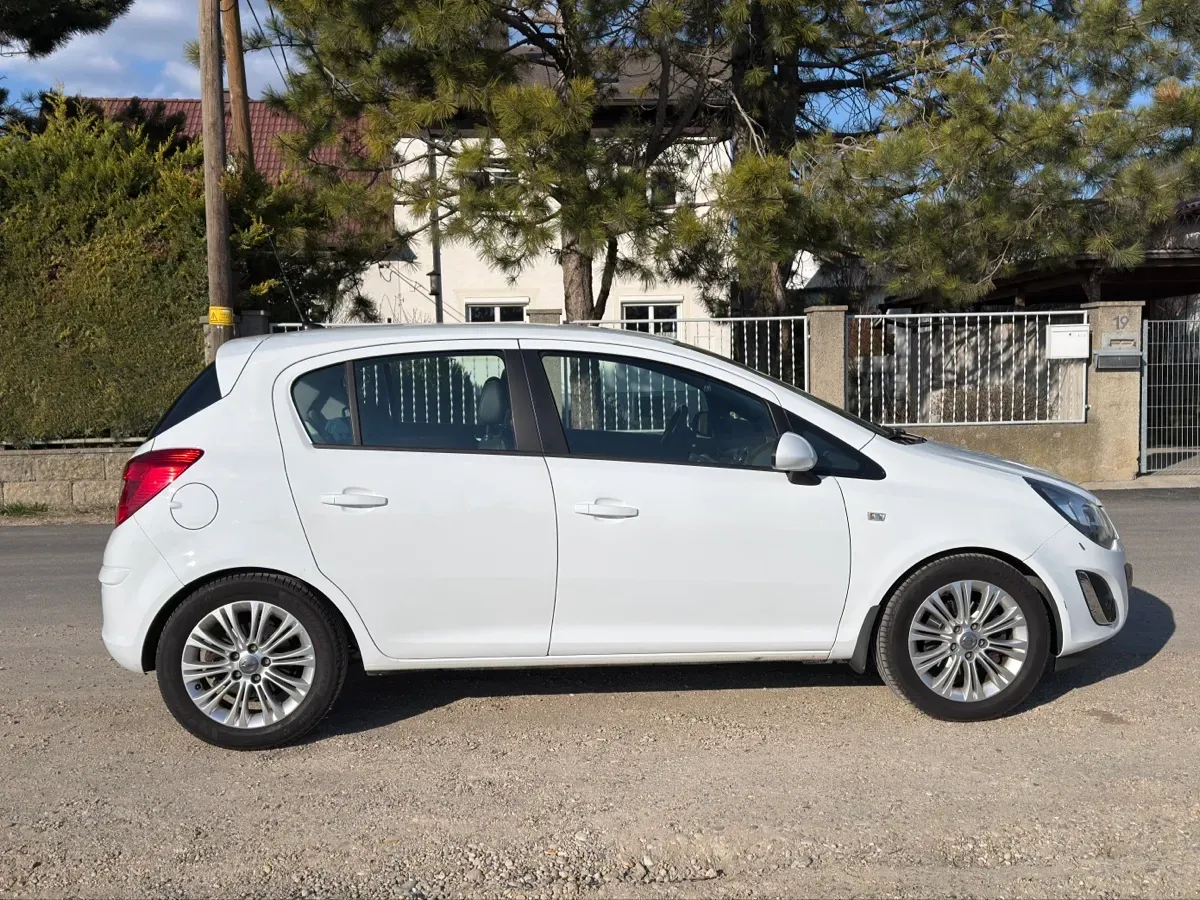 Opel Corsa 2012 photo 3