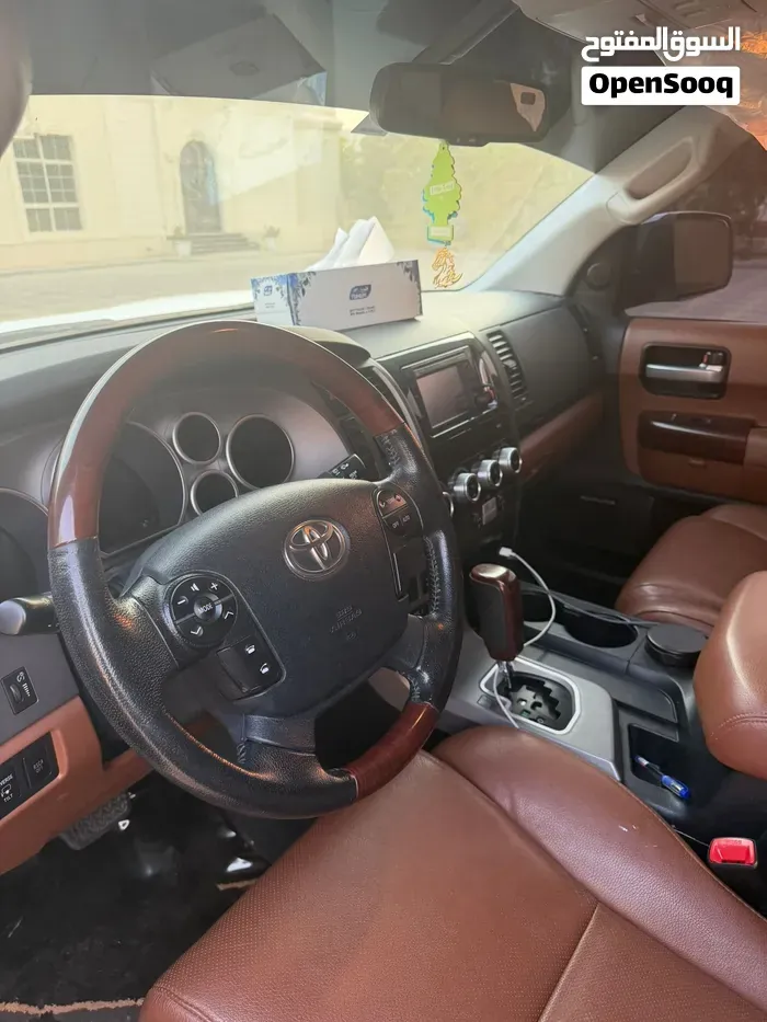 Toyota Sequoia 2012 photo 3