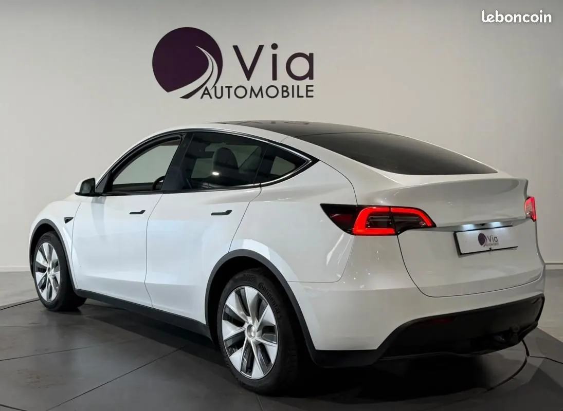 Tesla Model Y 2023 photo 3
