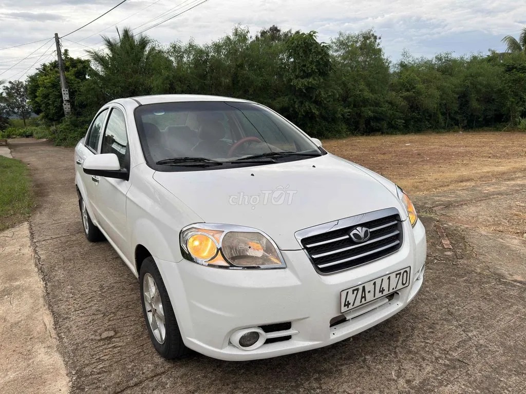 Daewoo Gentra 2010 photo 2