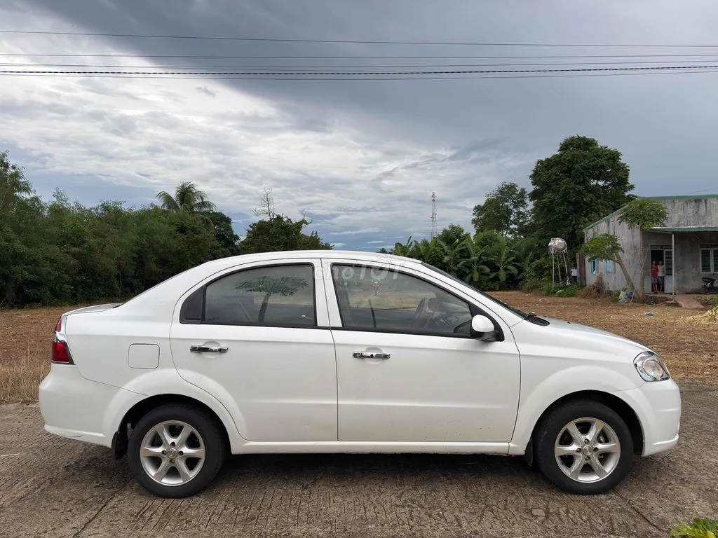 Daewoo Gentra 2010 photo 3