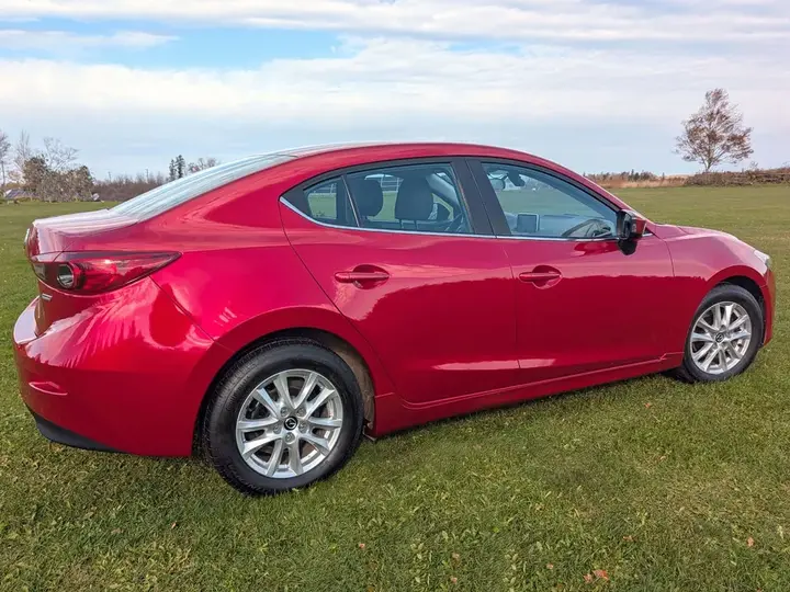 Mazda 3 2016 photo 4