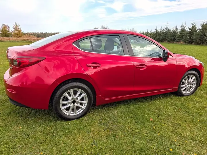 Mazda 3 2016 photo 3