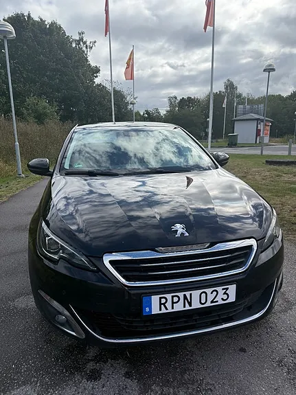 Peugeot 308 2013 photo 2