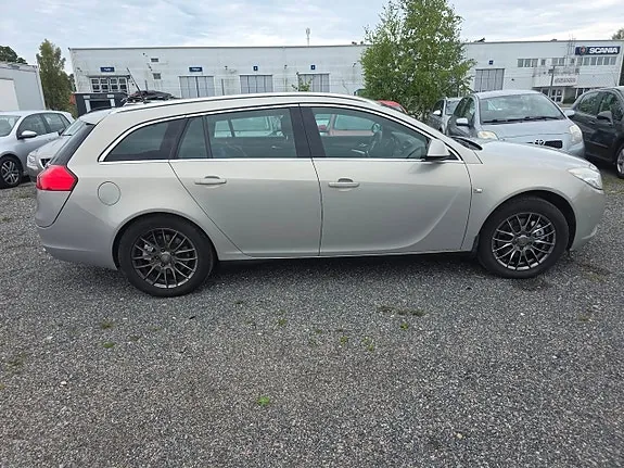 Opel Insignia 2011 photo 2
