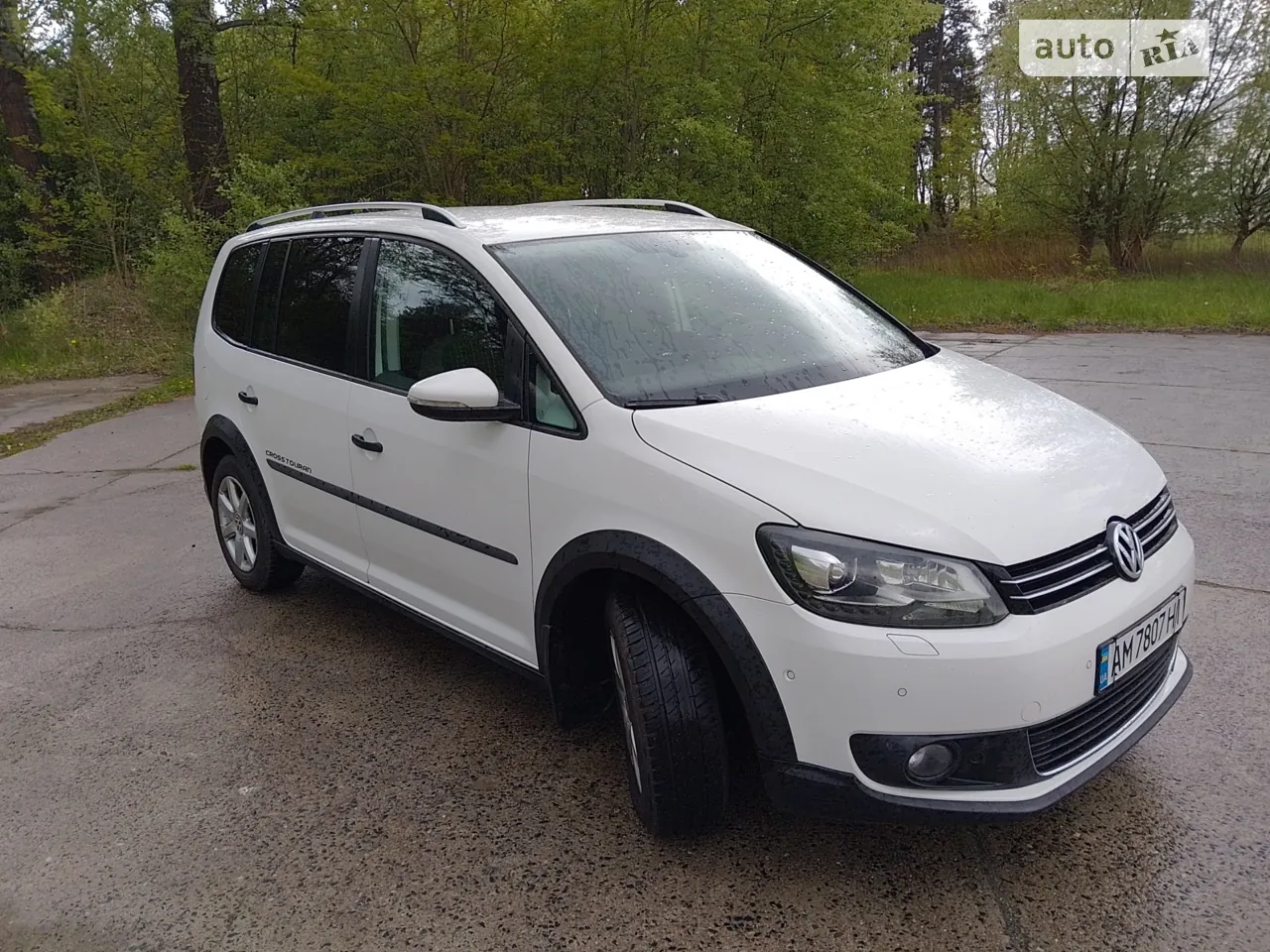 Volkswagen Touran 2011 photo 4