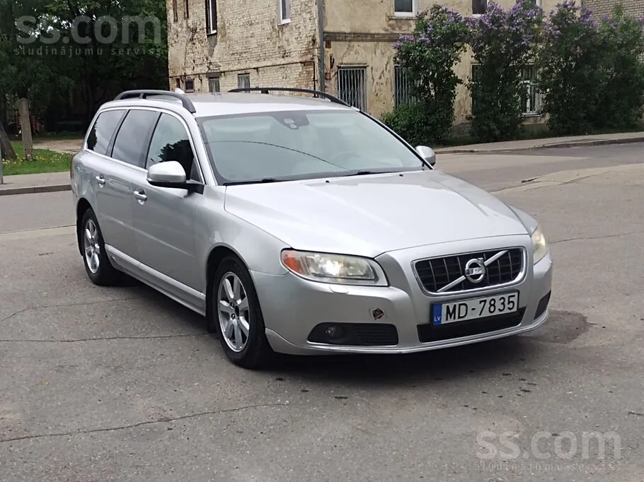 Volvo V70 2012 photo 3