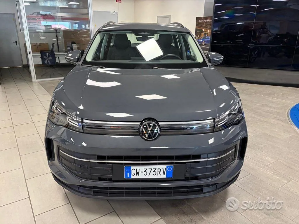 Volkswagen Tiguan 2024 photo 2