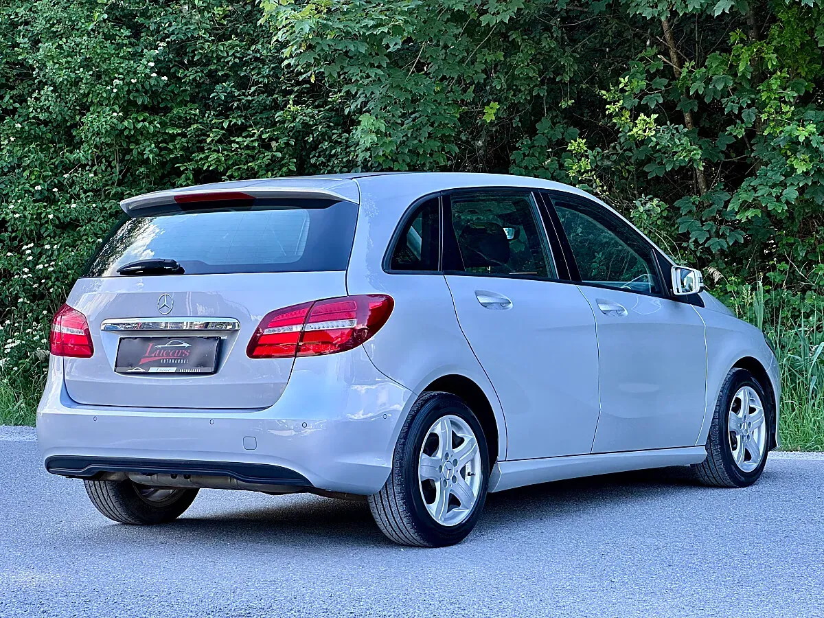 Mercedes-Benz B-Class 2016 photo 2