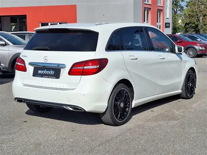Mercedes-Benz B-Class 2017 photo 3