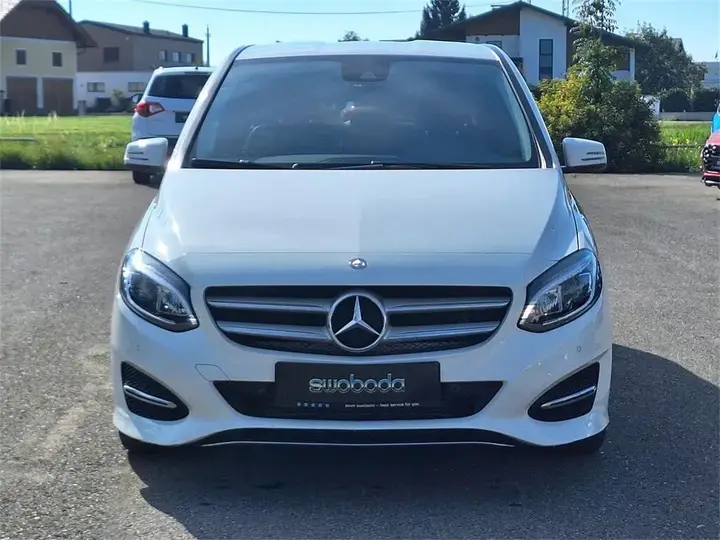 Mercedes-Benz B-Class 2017 photo 2