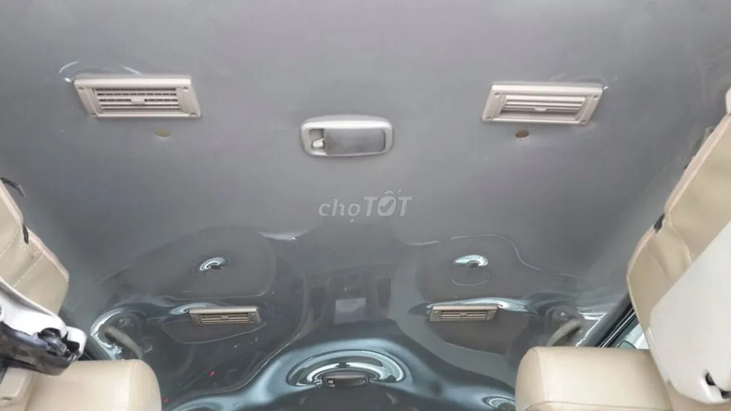 Toyota Innova 2010 photo 3