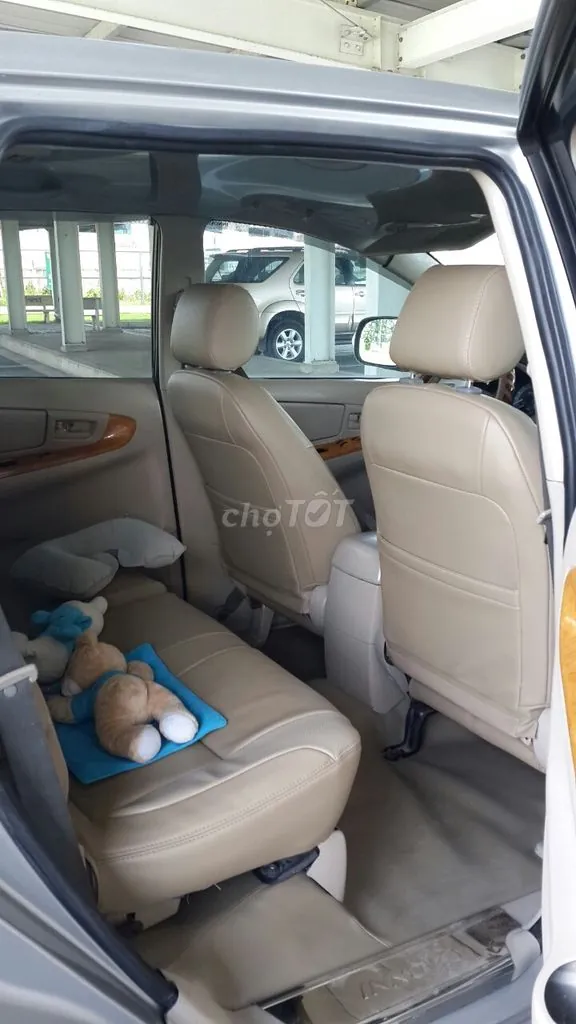 Toyota Innova 2010 photo 2