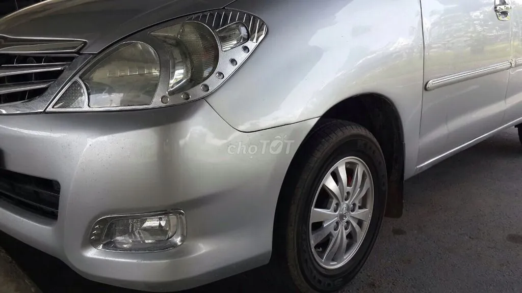 Toyota Innova 2010 photo 5