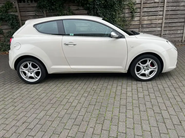 Alfa Romeo Mito 2010 photo 5