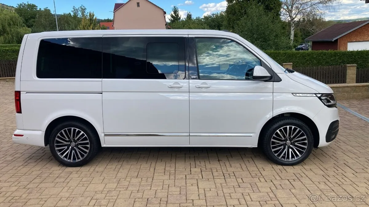 Volkswagen Multivan 2022 photo 2