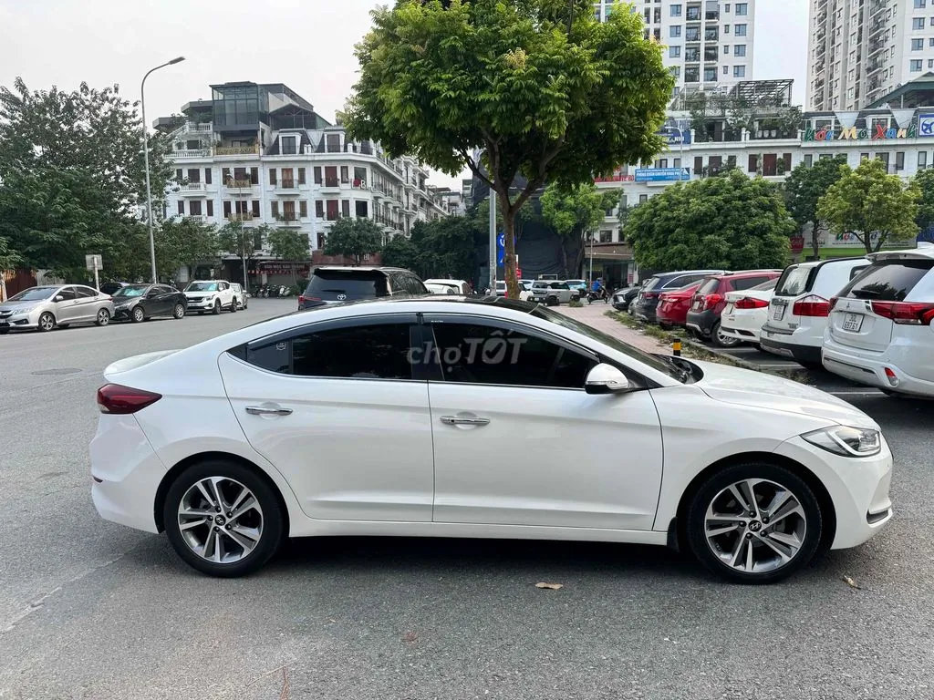 Hyundai Elantra 2018 photo 3