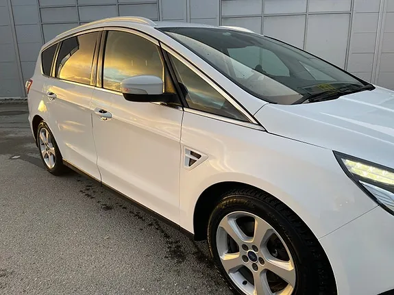 Ford S-Max 2016 photo 2