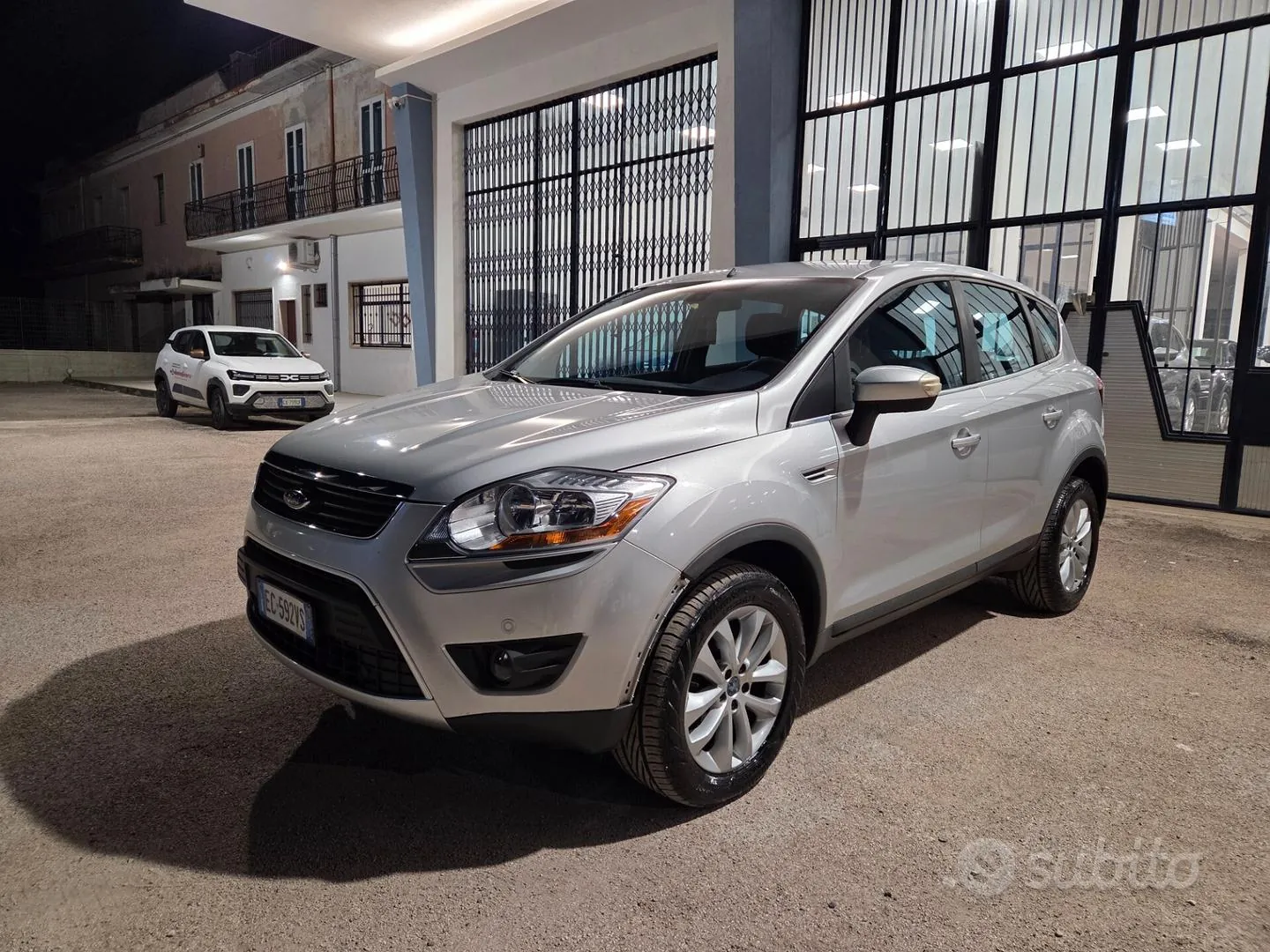 Ford Kuga 2010 photo 3