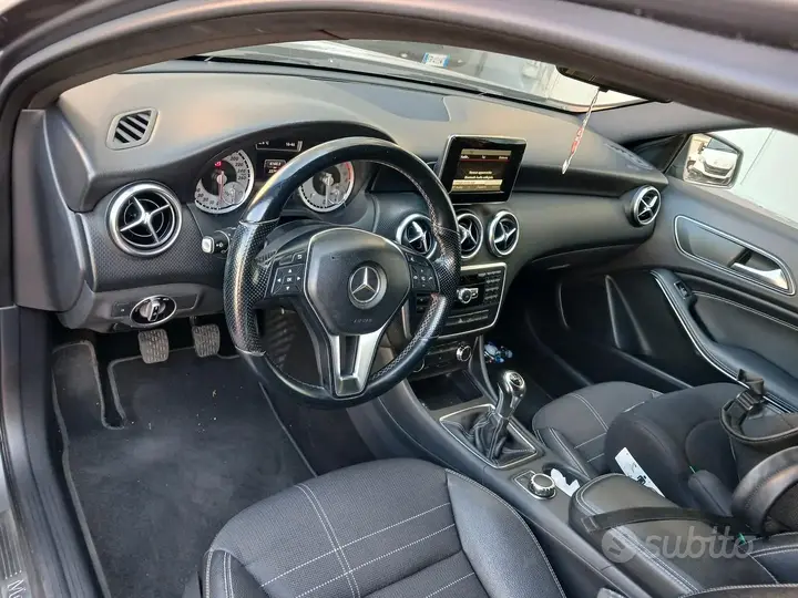 Mercedes-Benz A 2013 photo 5