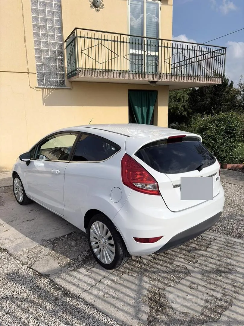 Ford Fiesta 2009 photo 4