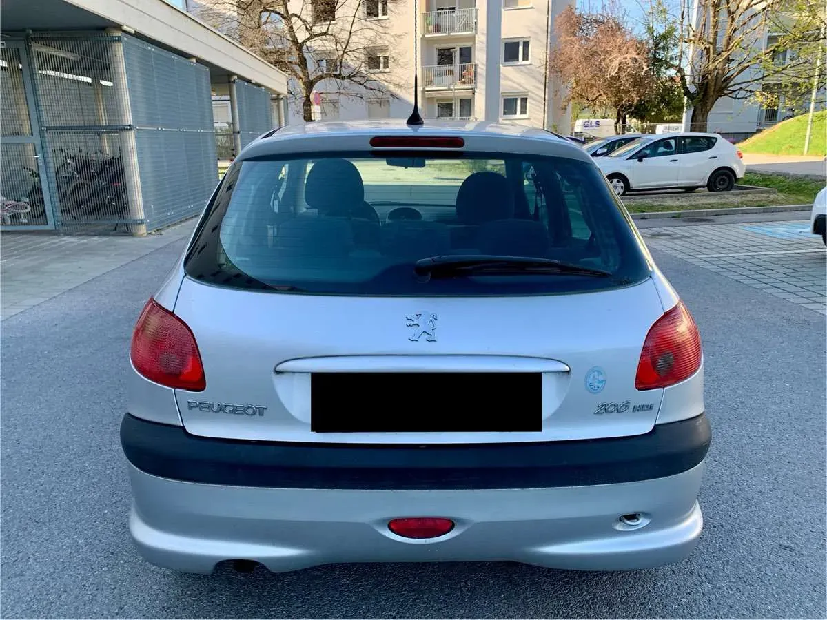 Peugeot 206 2004 photo 2