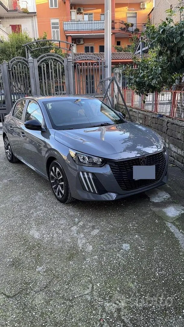 Peugeot 208 2024 photo 2