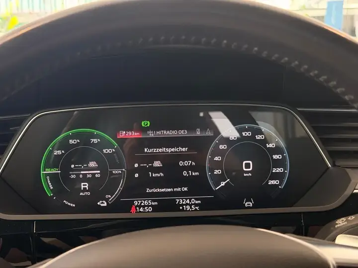 Audi E-Tron 2021 photo 3