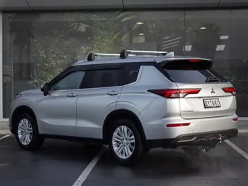 Mitsubishi Outlander 2024 photo 3