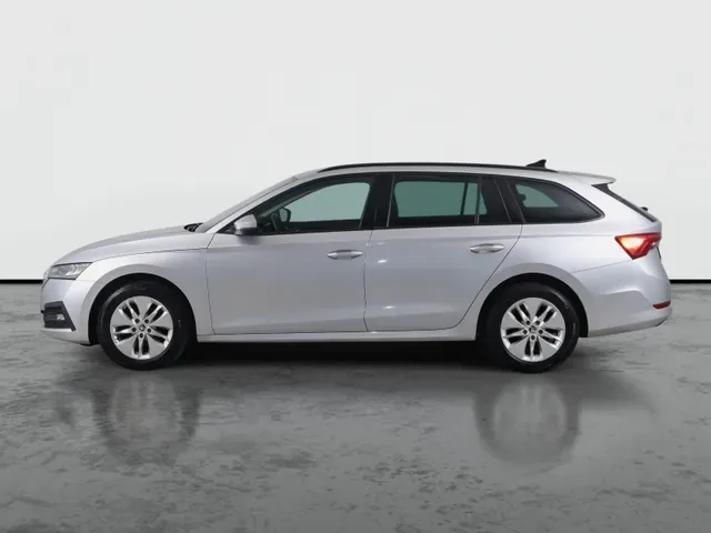 Skoda Octavia Combi 2021 photo 2