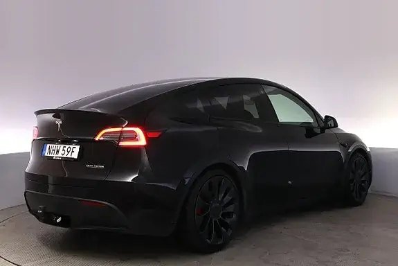 Tesla Model Y 2023 photo 5