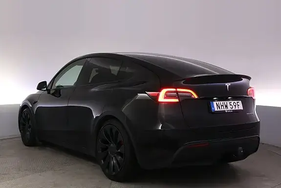 Tesla Model Y 2023 photo 4