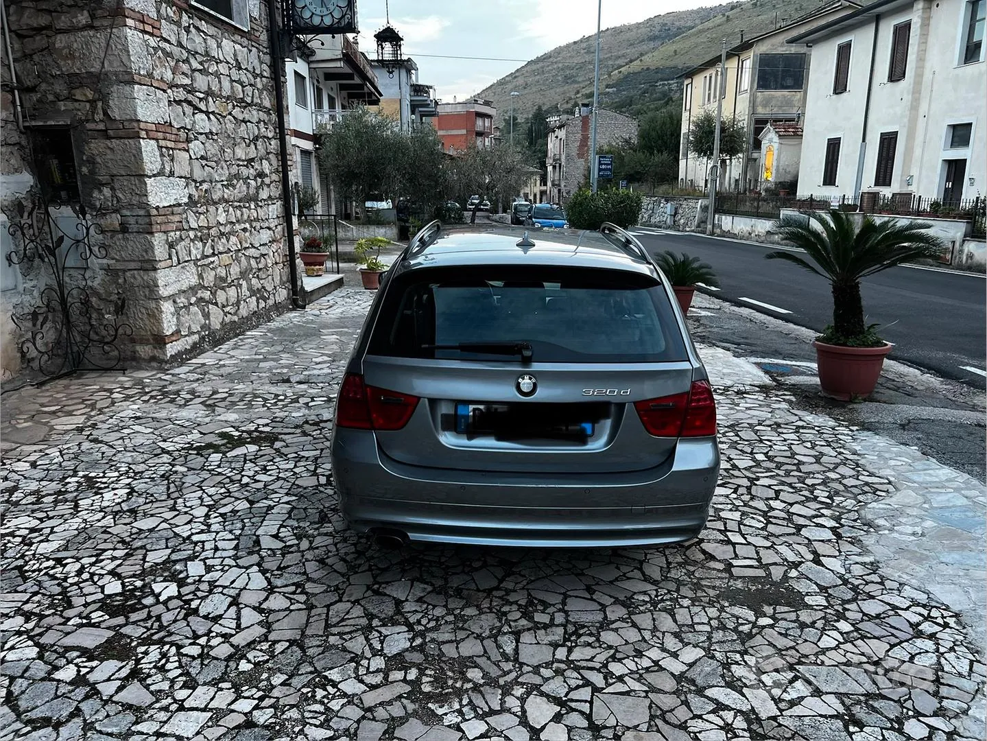 BMW 320D 2010 photo 3