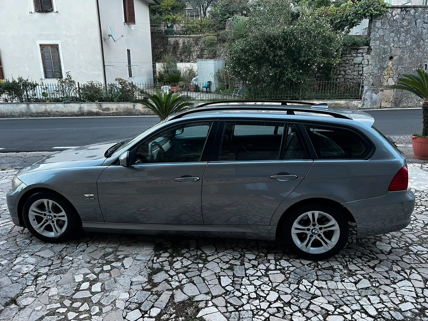 BMW 320D 2010 photo 4