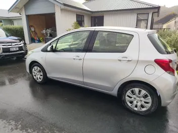 Toyota Yaris 2015 photo 3