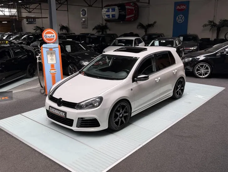 Volkswagen Golf 2010 photo 3
