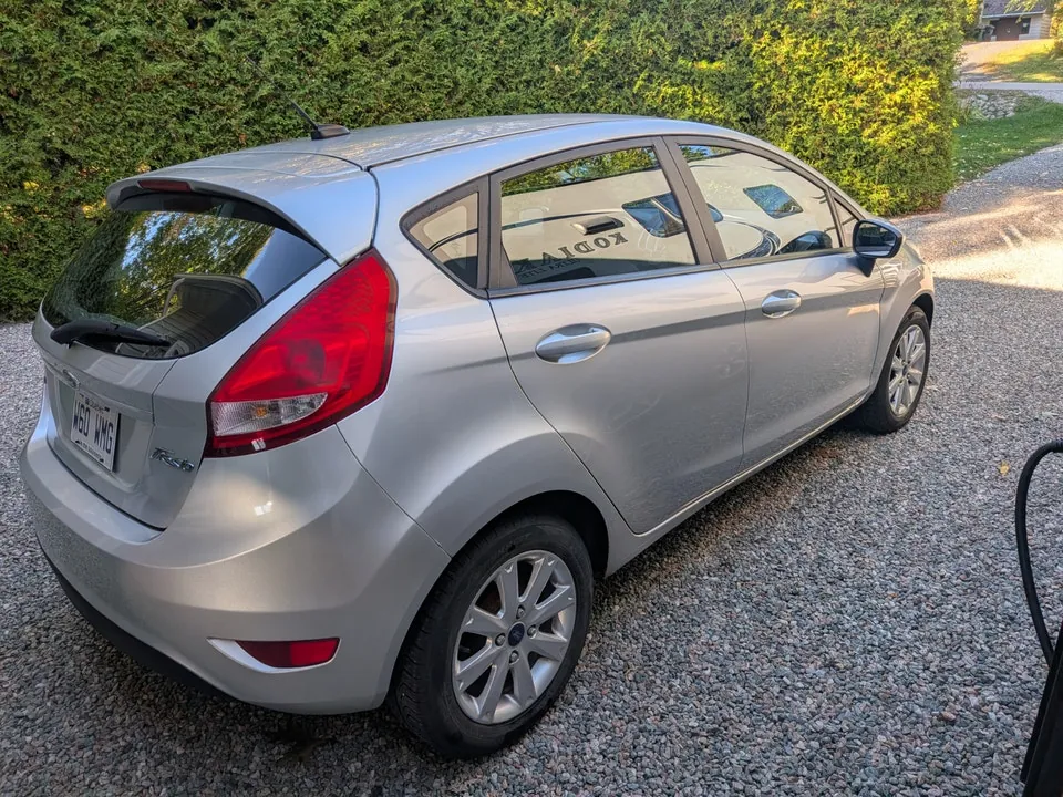 Ford Fiesta 2013 photo 3