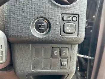 Toyota Spade 2014 photo 4