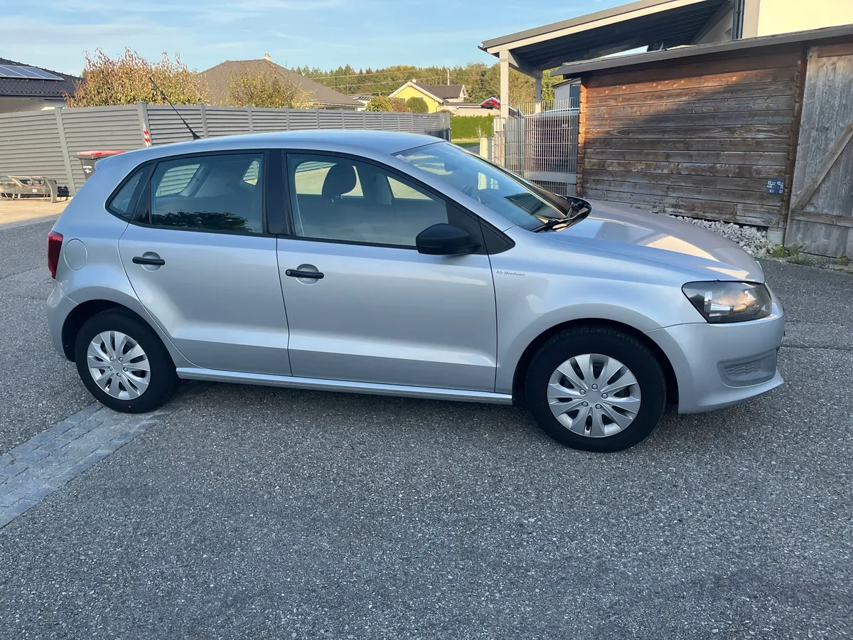 Volkswagen Polo 2010 photo 2