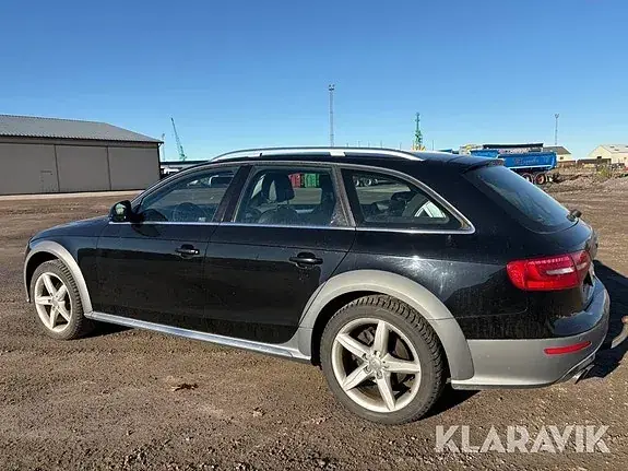 Audi A4 2012 photo 2