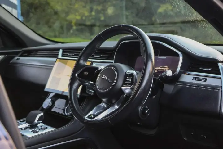Jaguar F-Pace 2021 photo 4