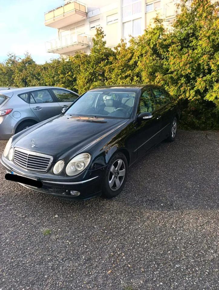 Mercedes-Benz E 240 Avangarde
